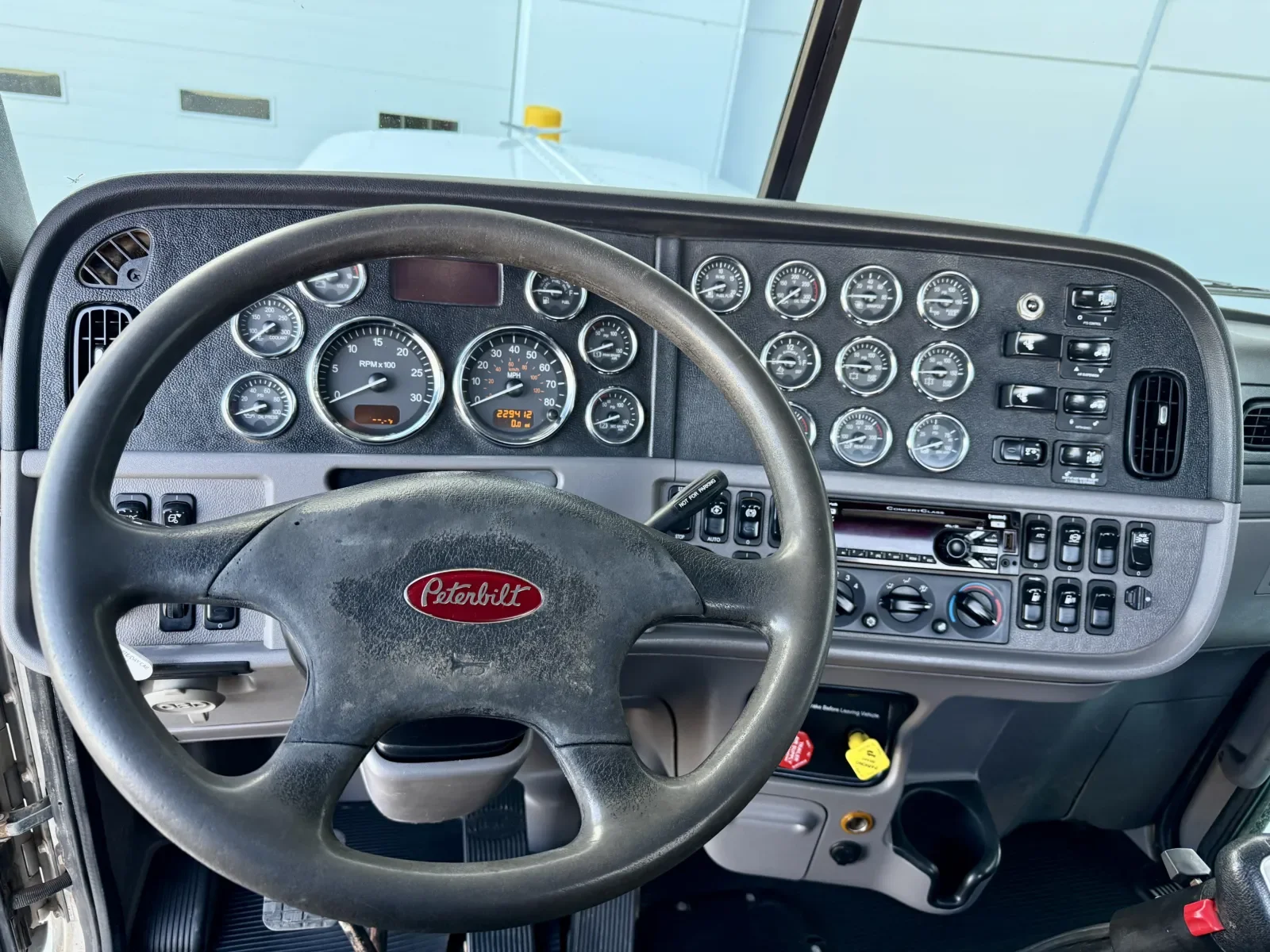 2020 Peterbilt 389 - image 16