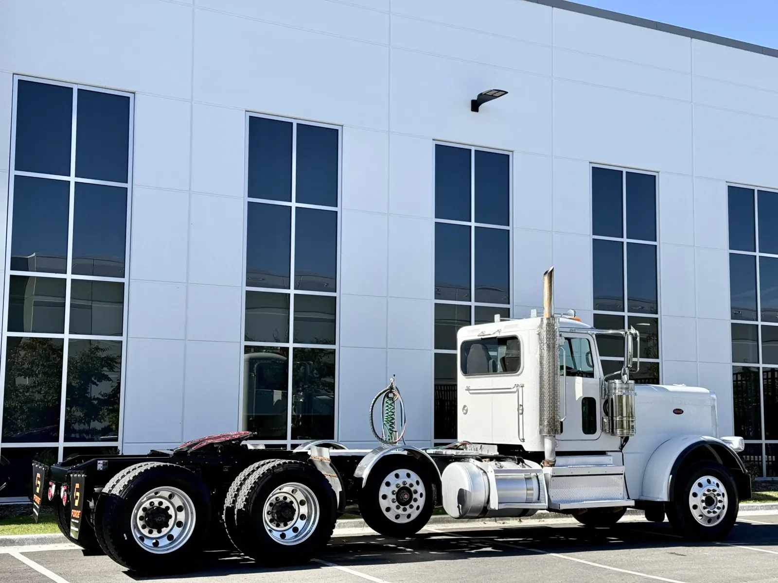 2020 Peterbilt 389 - image 5