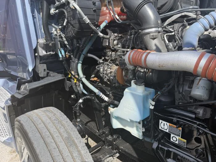 2023 Peterbilt 579 — photo 16