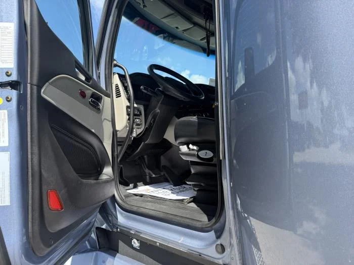 2023 Peterbilt 579 — photo 19