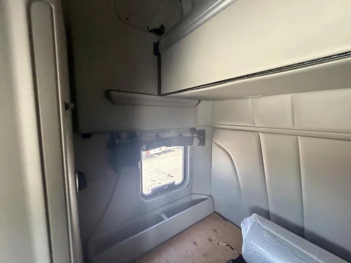 2023 Peterbilt 579 — photo 28