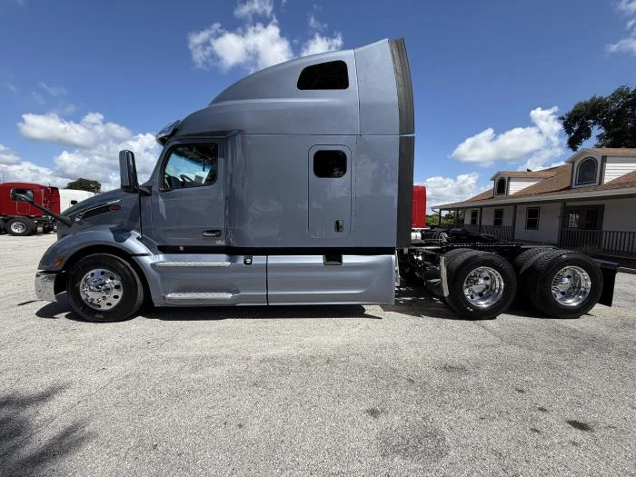 2023 Peterbilt 579 — photo 7