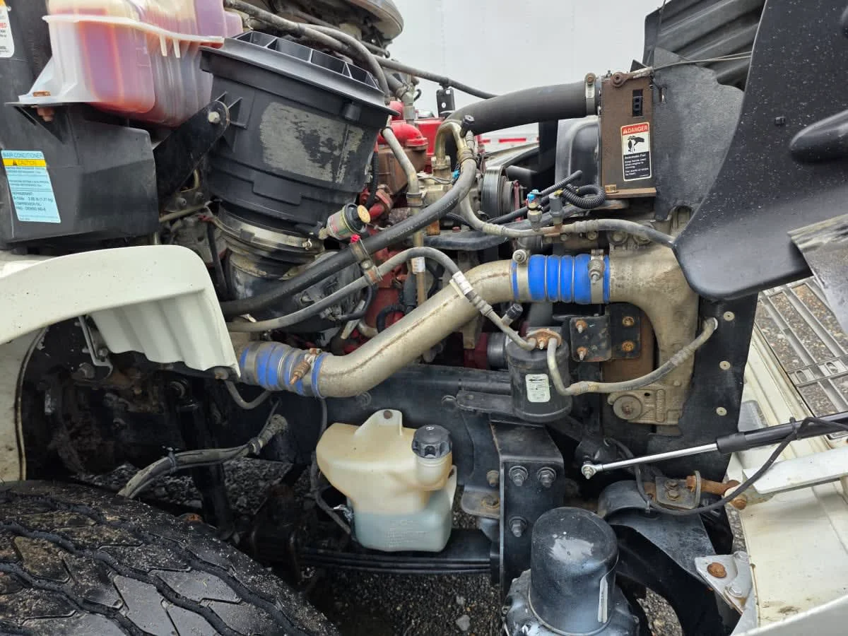 2016 Freightliner M2 106 - image 10