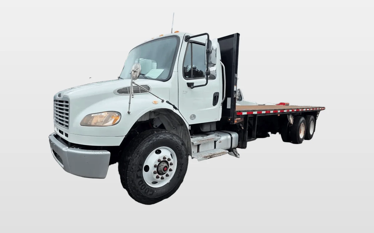 2016 Freightliner M2 106 - image 1