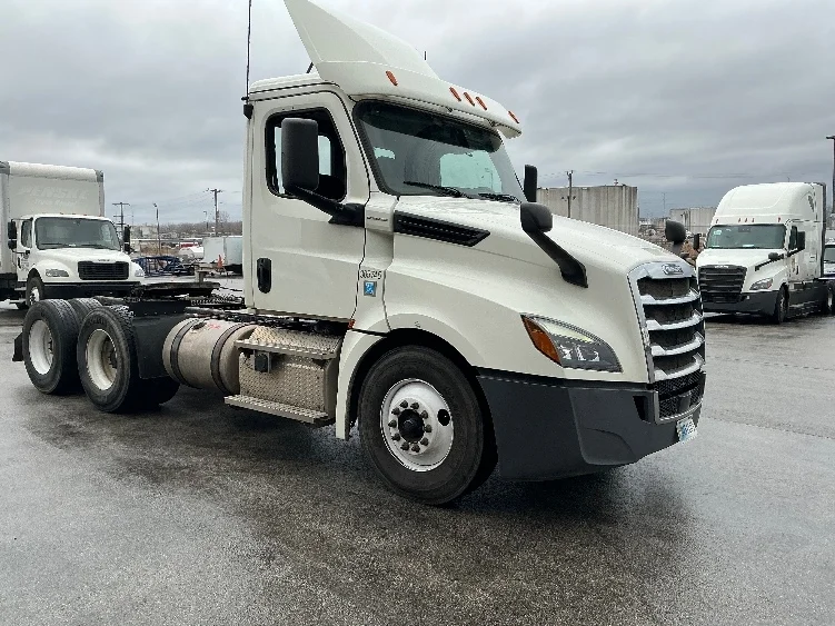 2019 Freightliner Cascadia in La Porte, IN
