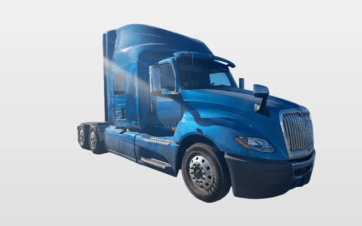 2020 International LT - image 1