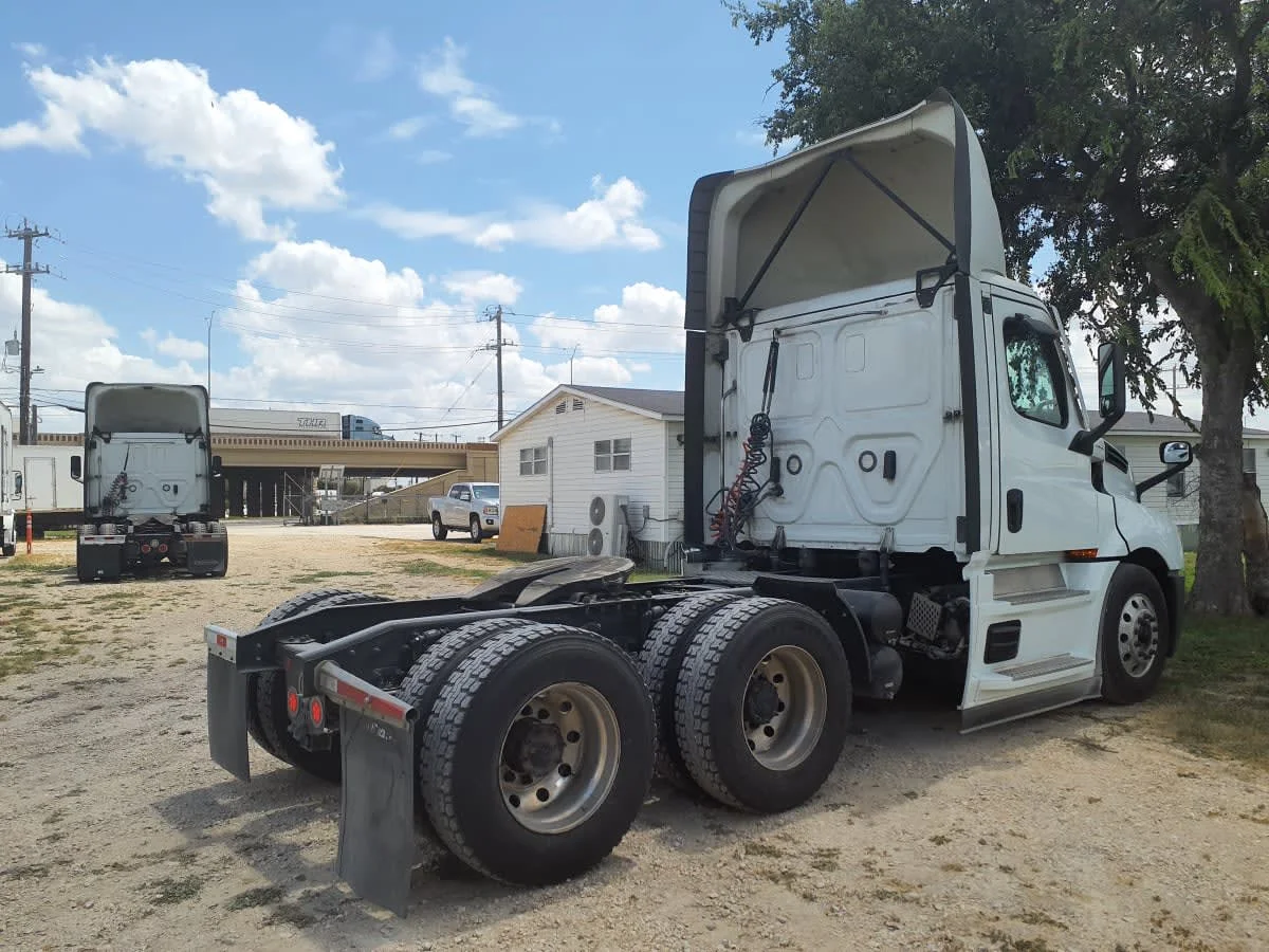 2022 Freightliner Cascadia in Converse, TX — photo 4