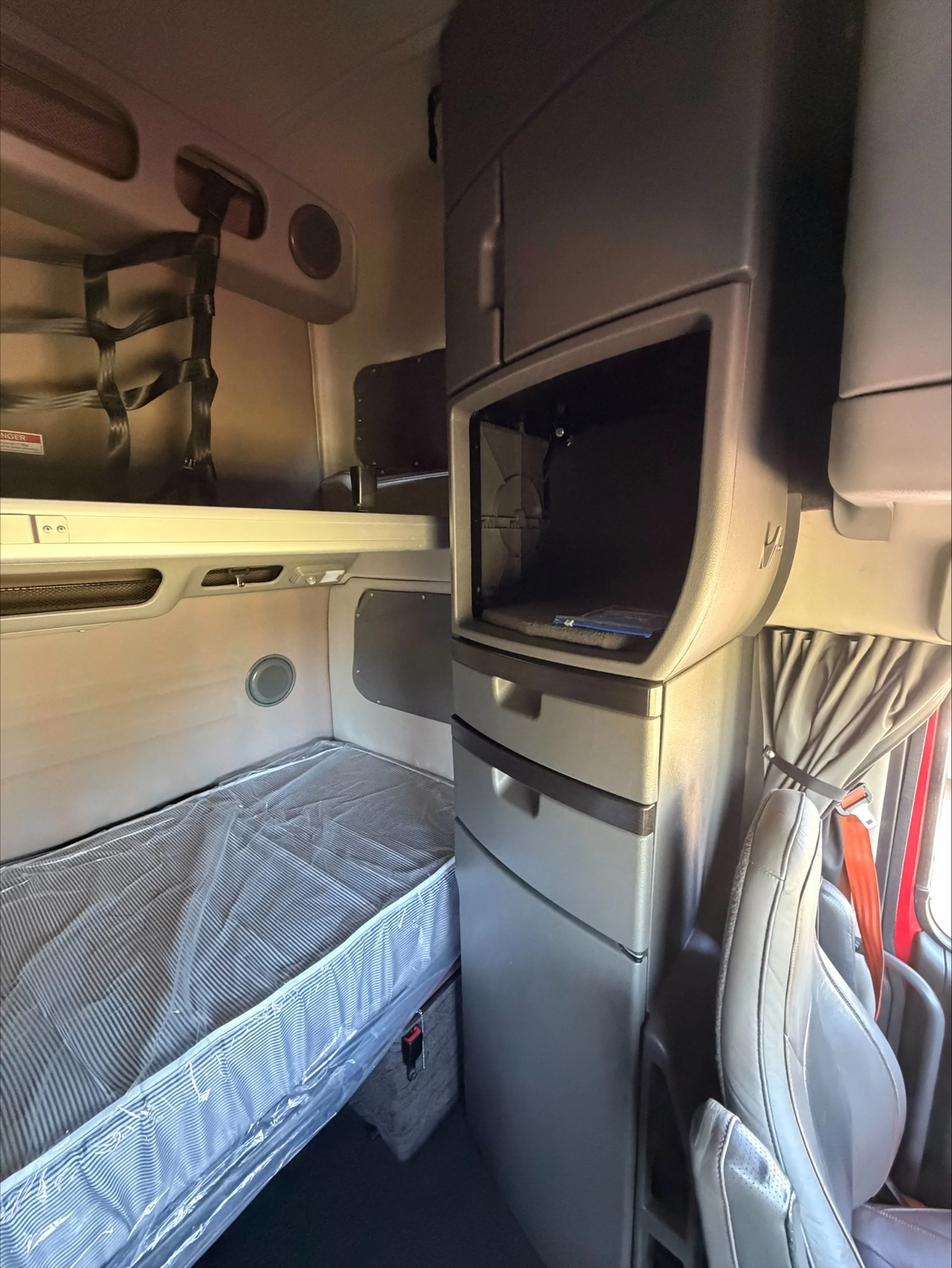 2023 Volvo VNL 860 in GUARDIAN ATLANTA — photo 11