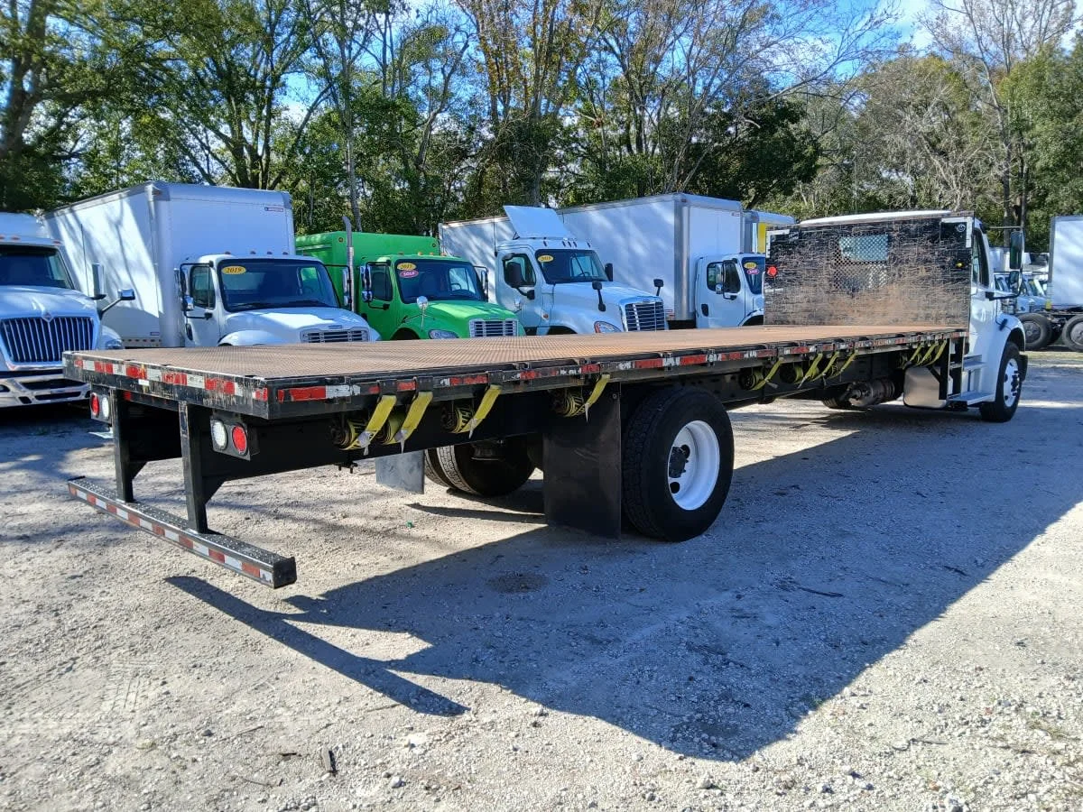 2019 Freightliner M2 106 in Jacksonville, FL — photo 4