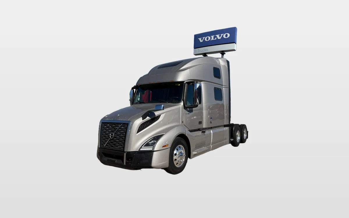 2022 Volvo - image 1