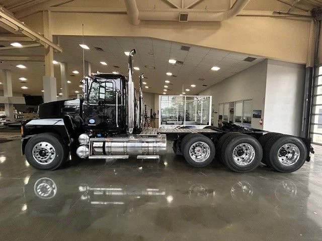 2026 Mack Pinnacle in London, OH — photo 4