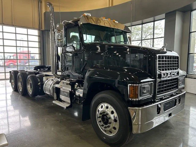 2026 Mack Pinnacle in London, OH — photo 2