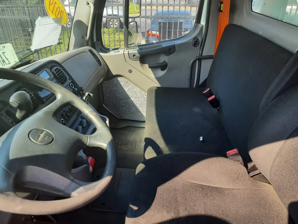 2019 Freightliner M2 106 in Atlanta, GA — photo 7