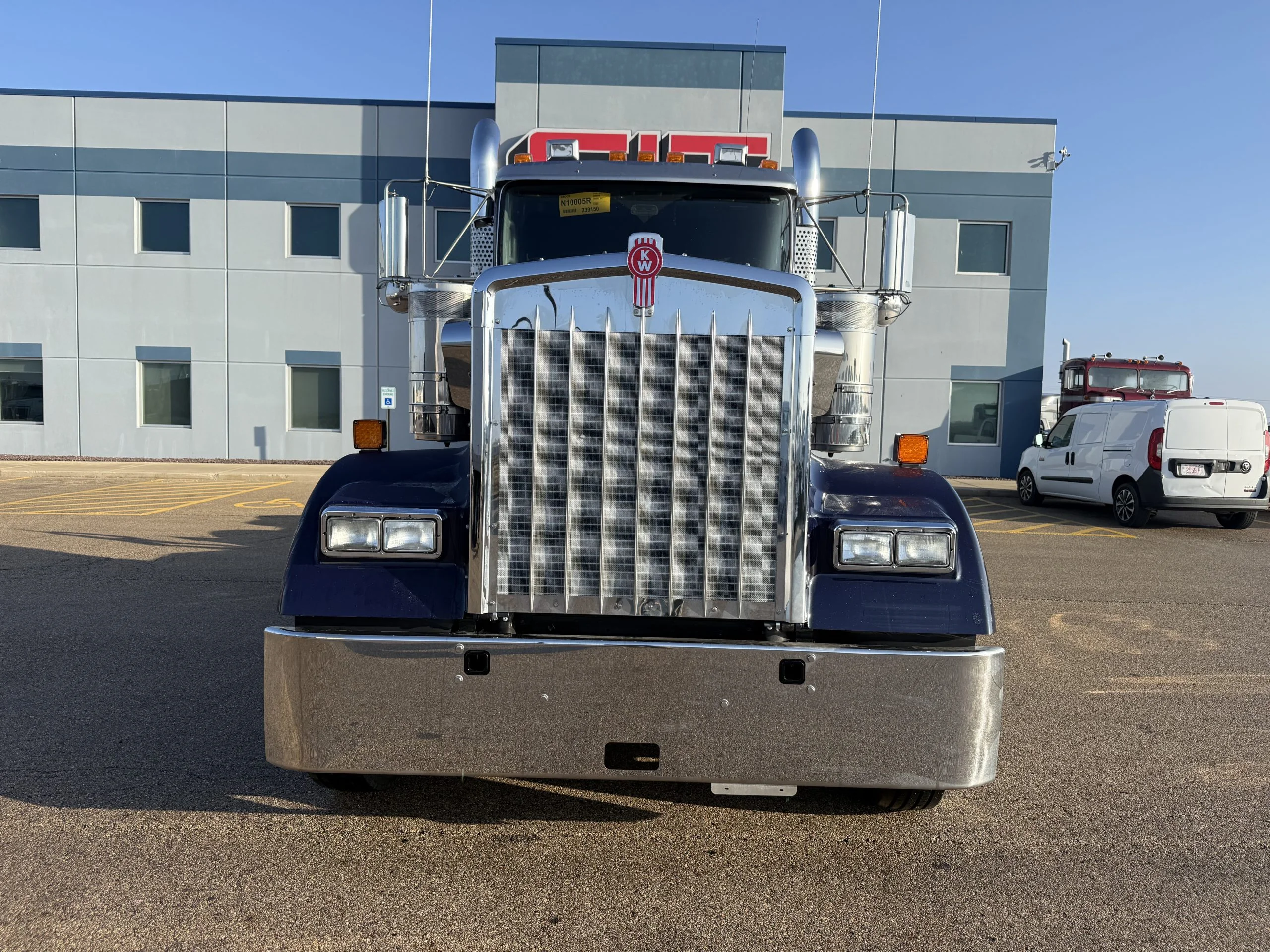 2027 Kenworth W900 - image 2