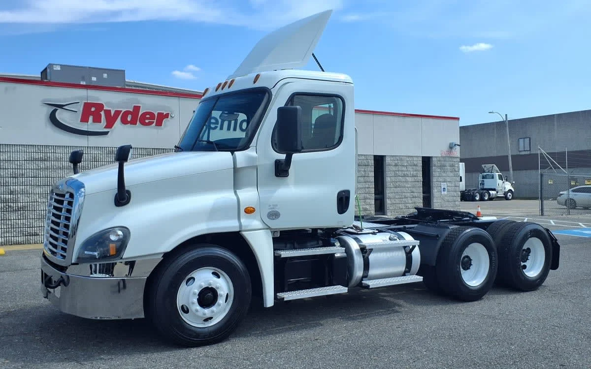 2020 Freightliner Cascadia in Memphis, TN