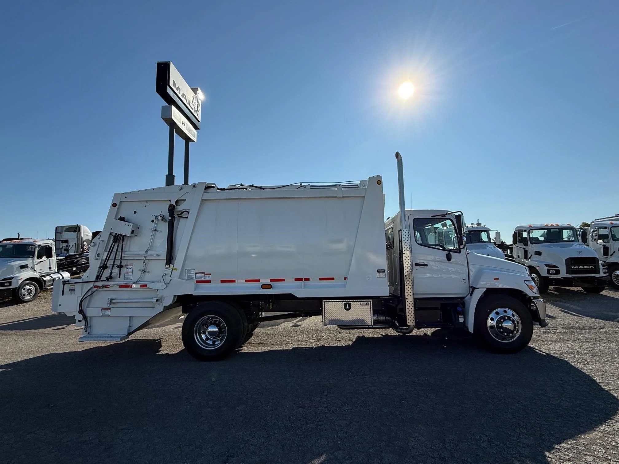 2025 Hino L7 in Findlay, OH — photo 3
