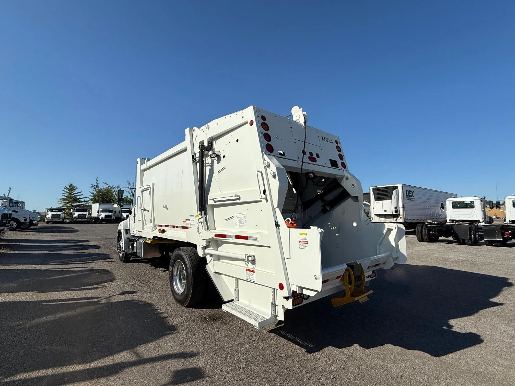 2025 Hino L7 in Findlay, OH — photo 4