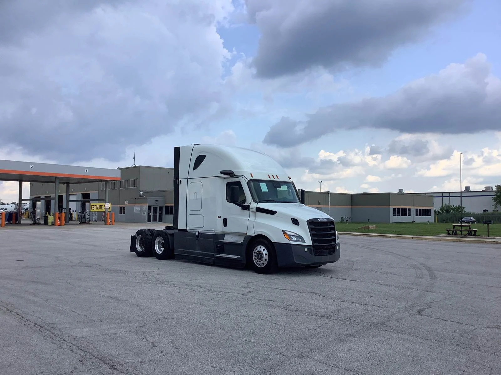 2024 Freightliner Cascadia