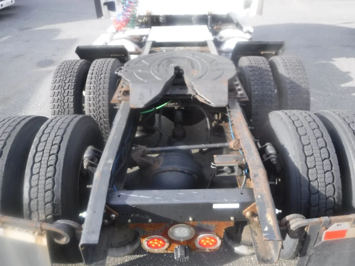 2018 Freightliner Cascadia - image 7