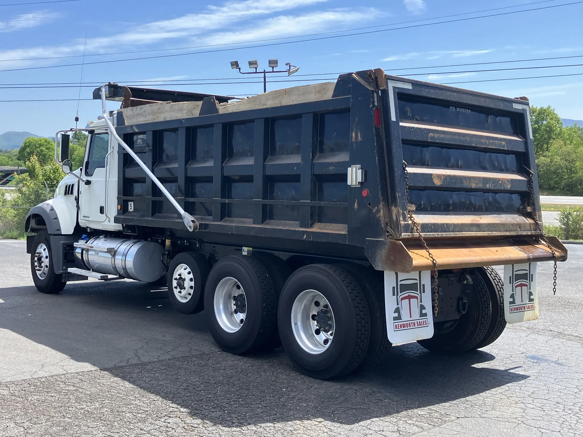 2023 Mack Granite - image 6