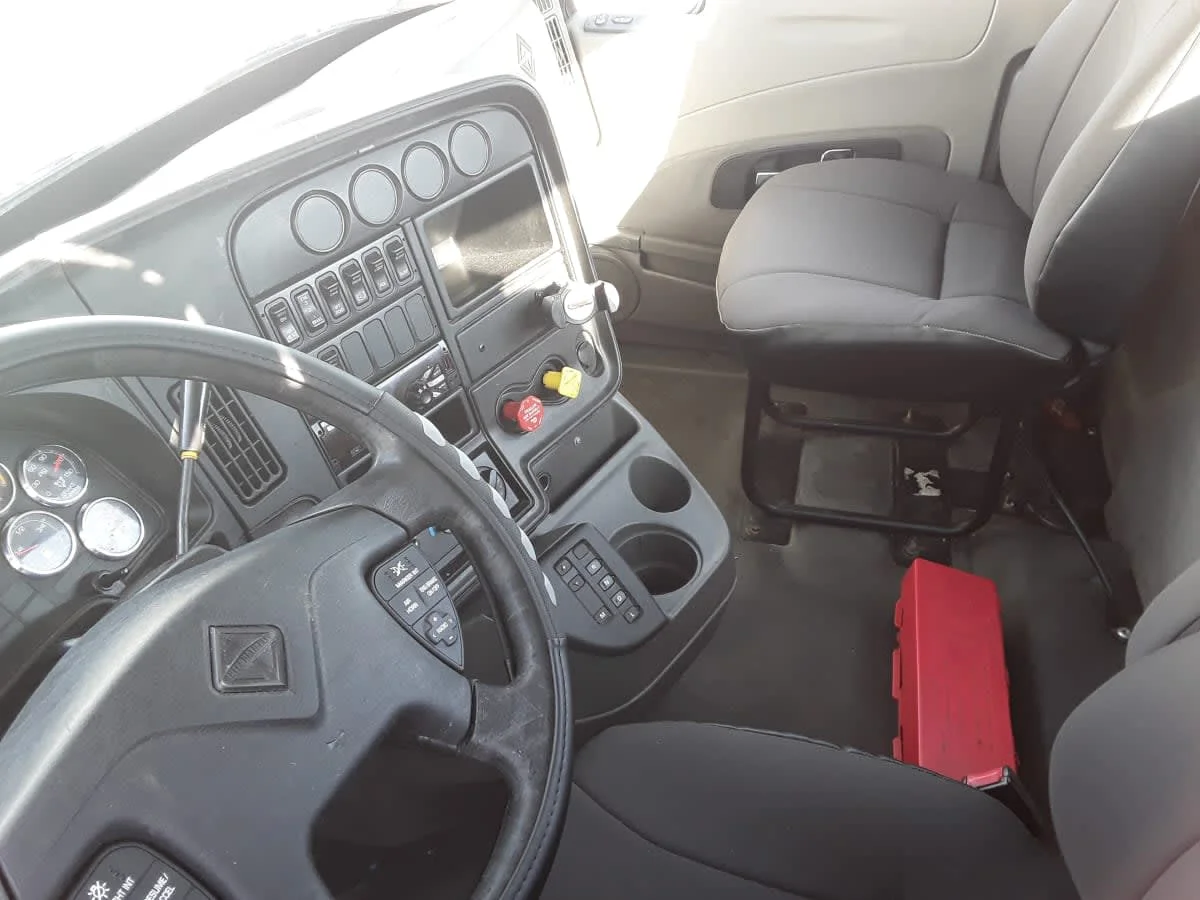 2016 International ProStar - image 7