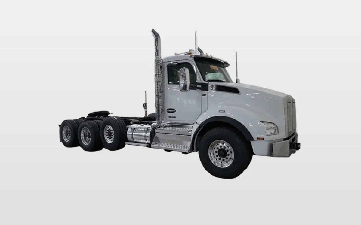 2027 Kenworth T880 - image 1