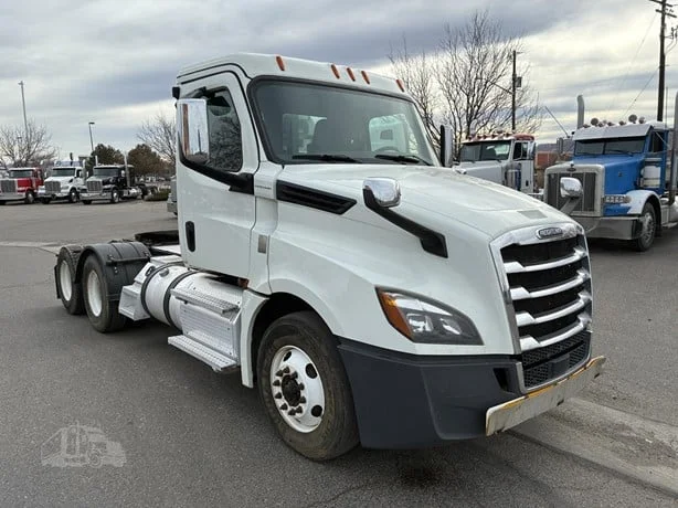 2020 Freightliner Cascadia in Grand Junction, CO — photo 7