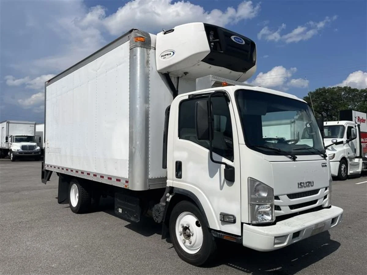 2017 Isuzu NPR - image 3