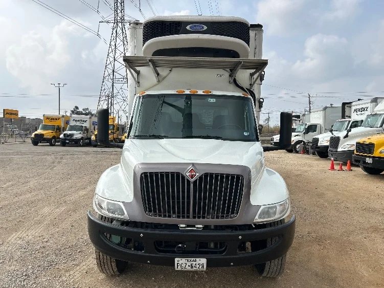 2022 International MV - image 2