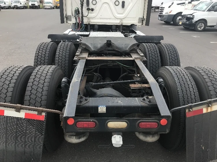 2021 Freightliner Cascadia - image 6