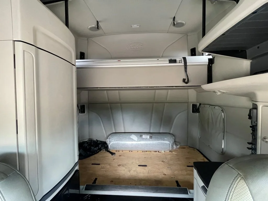 2023 Peterbilt 579 - image 14