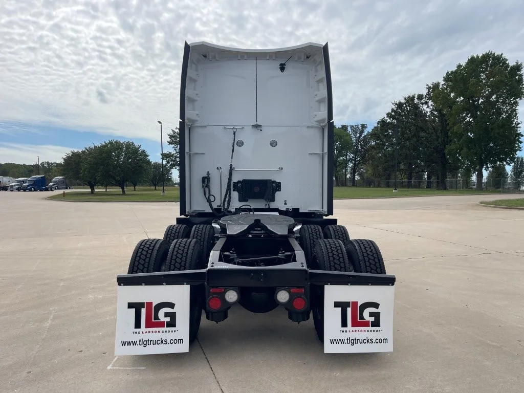 2023 Peterbilt 579 - image 4