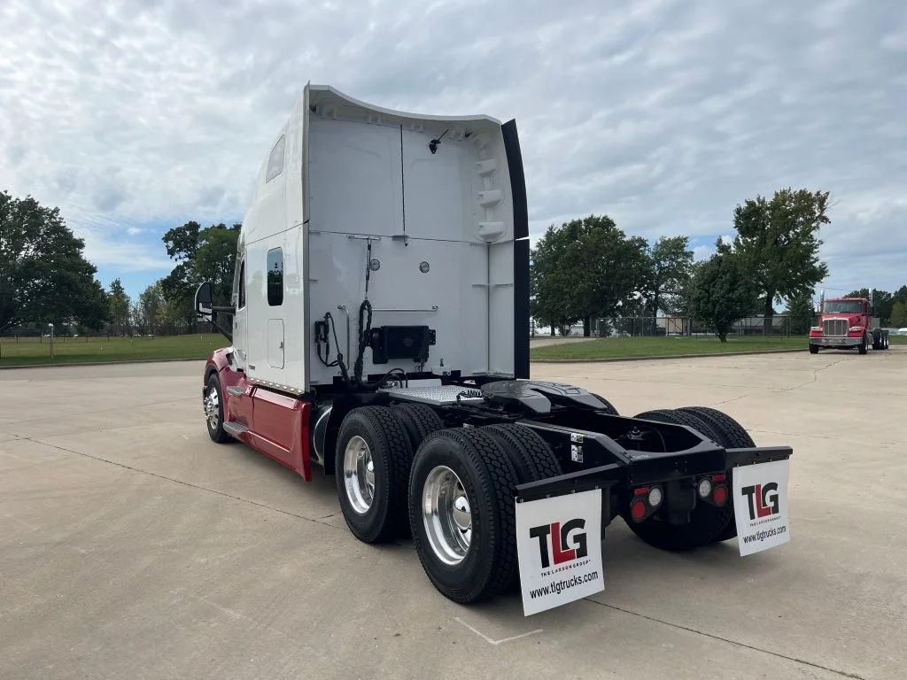 2023 Peterbilt 579 - image 3