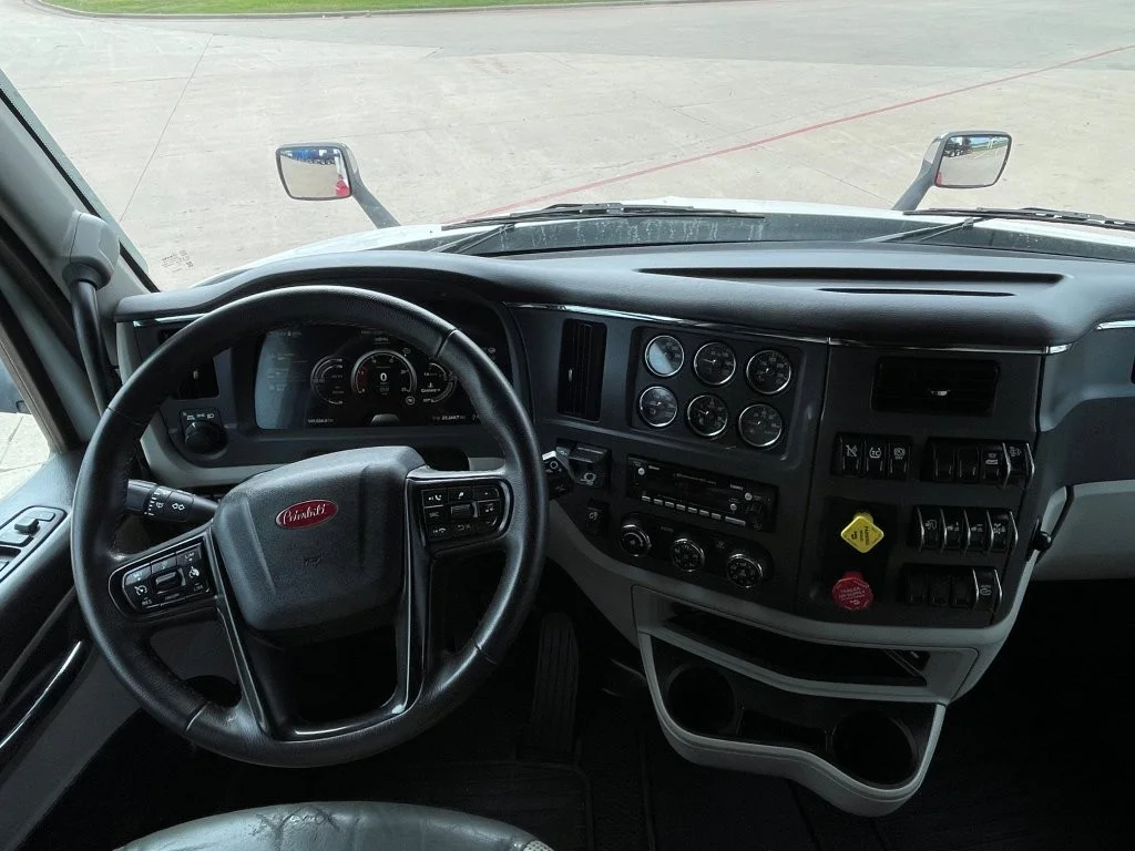 2023 Peterbilt 579 - image 12