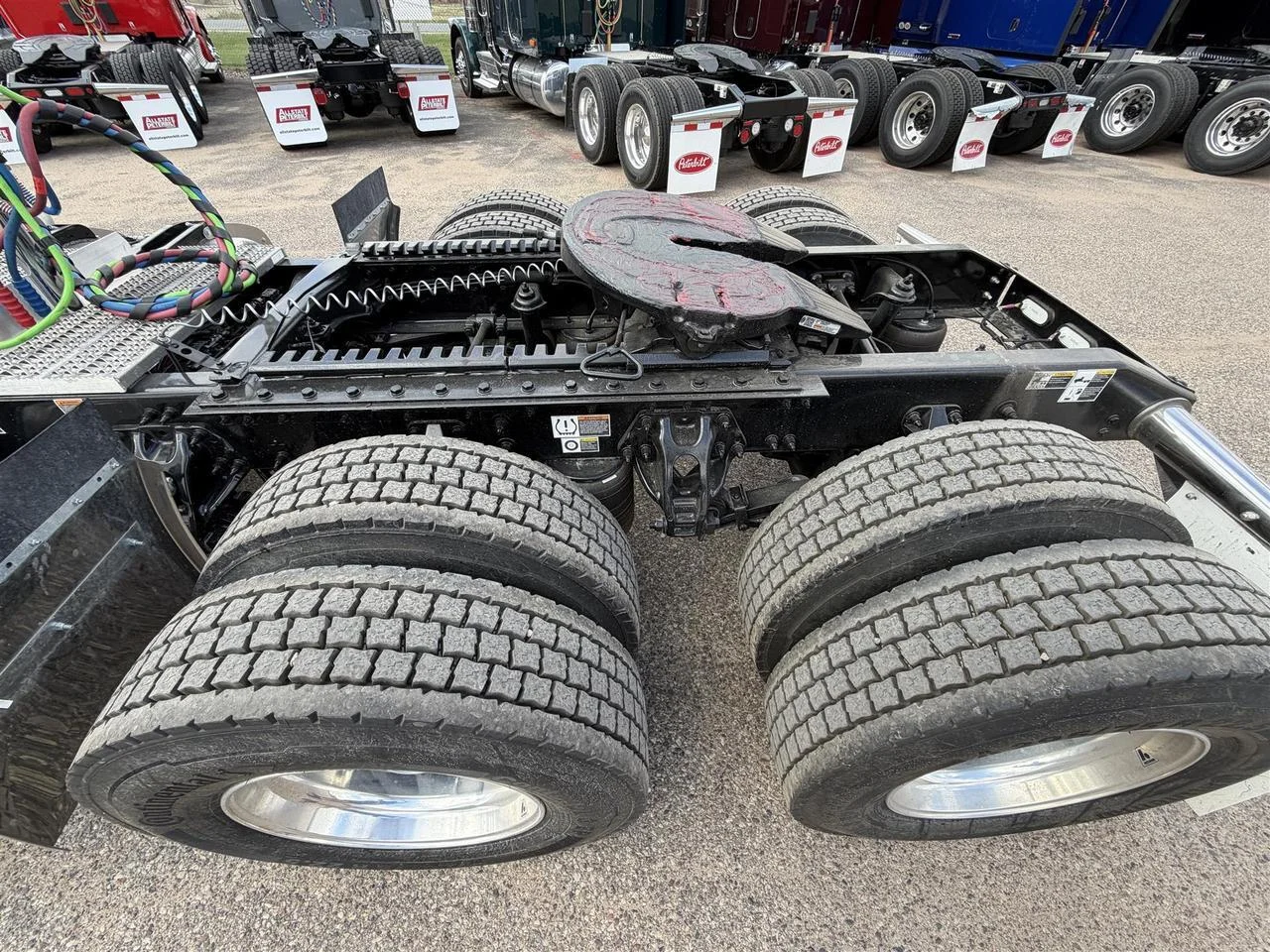 2027 Peterbilt 579 in Eau Claire, WI — photo 4