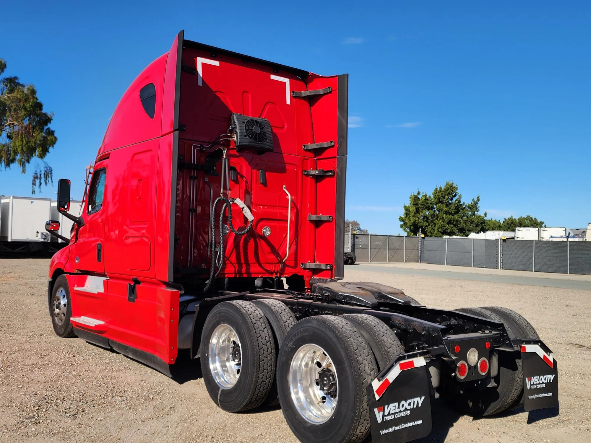 2021 Freightliner Cascadia in San Diego, CA — photo 9