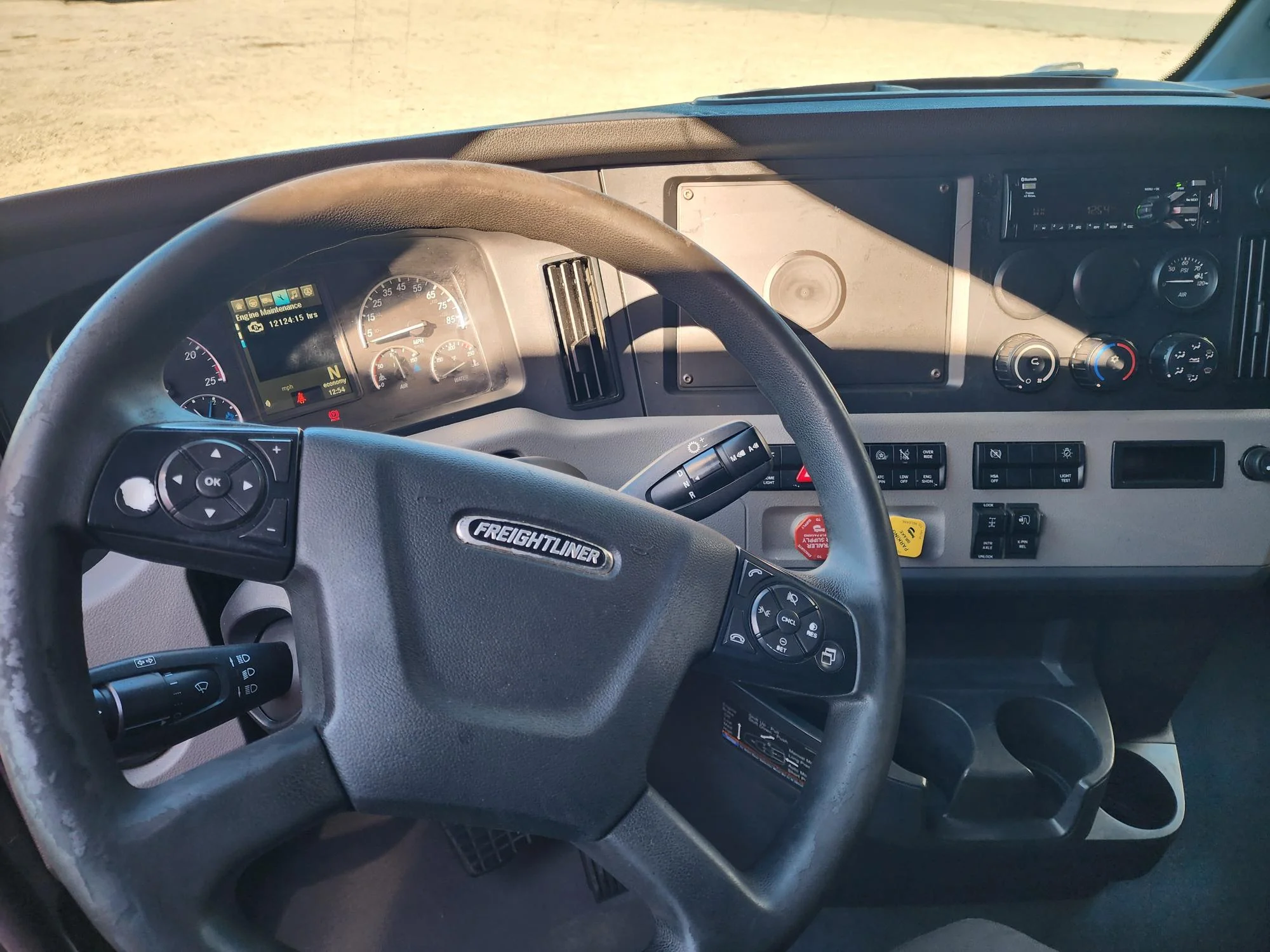 2021 Freightliner Cascadia in San Diego, CA — photo 19