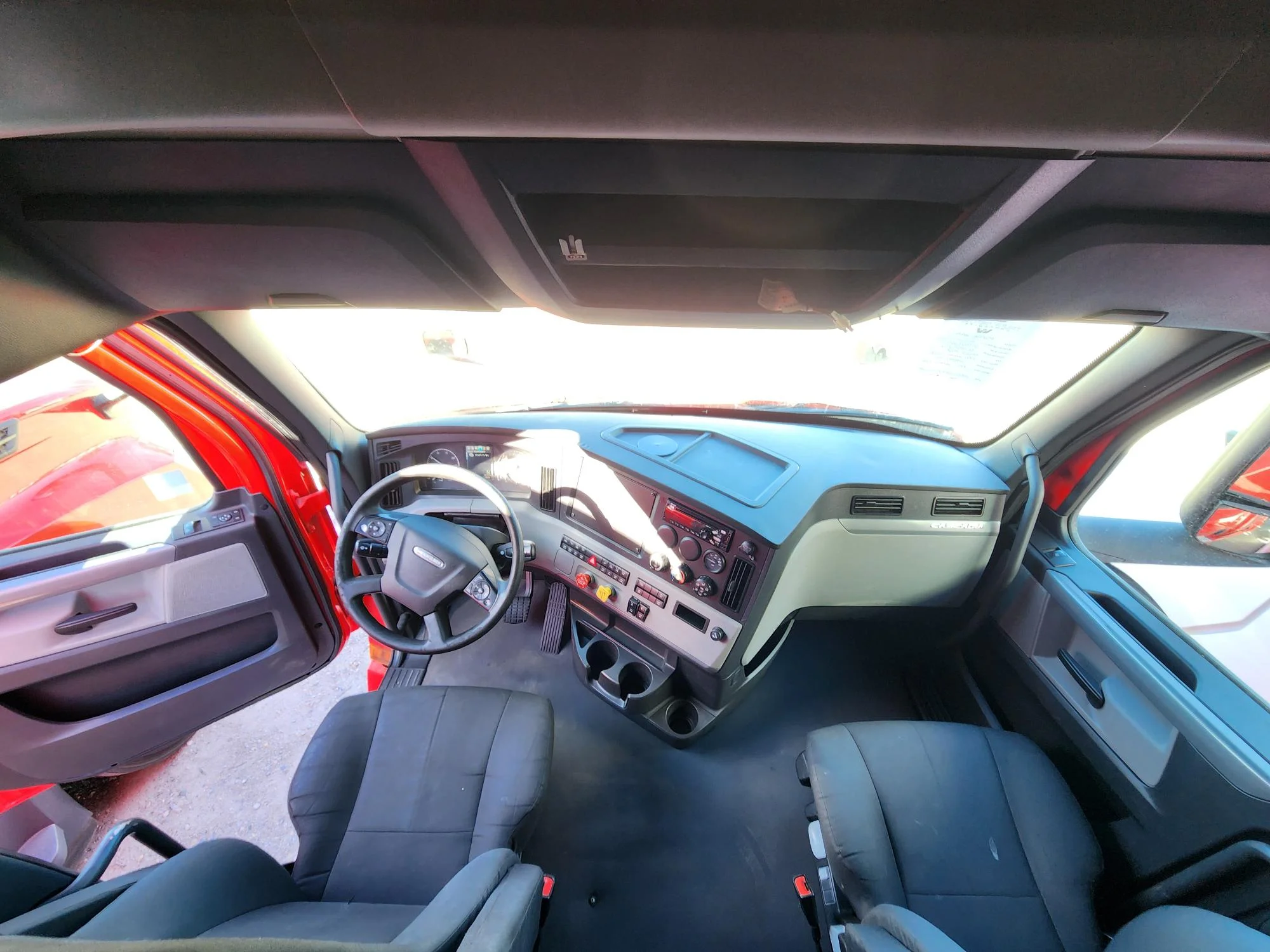 2021 Freightliner Cascadia in San Diego, CA — photo 23