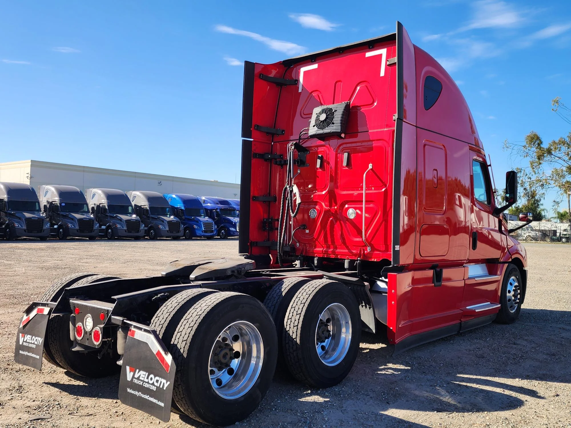 2021 Freightliner Cascadia in San Diego, CA — photo 12