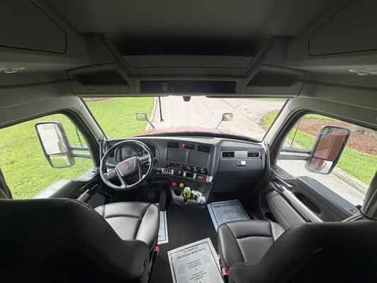 2023 Kenworth T680 in Nashville, TN — photo 3