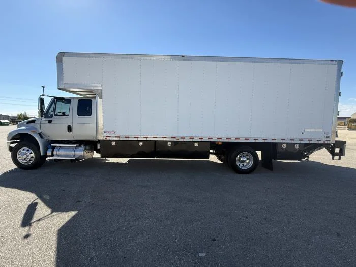 2018 International 4300 - image 3