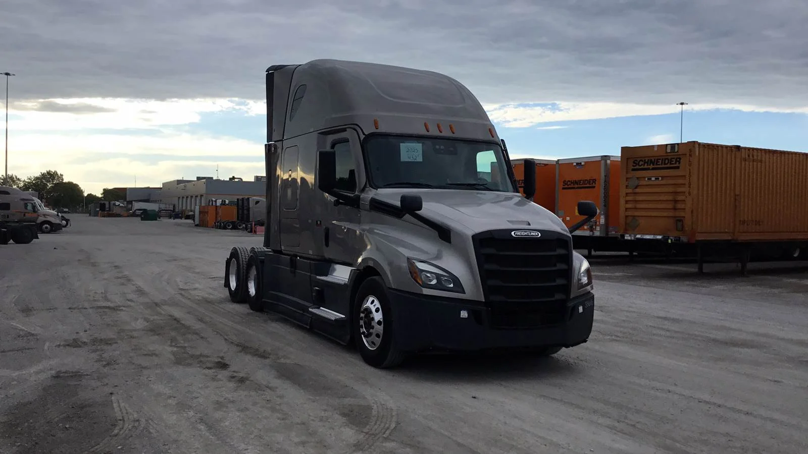 2025 Freightliner Cascadia