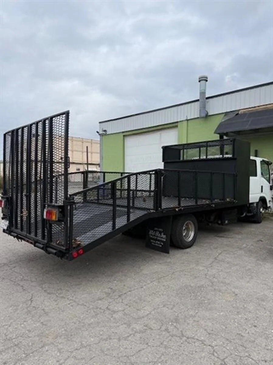 2019 Isuzu NPR - image 2