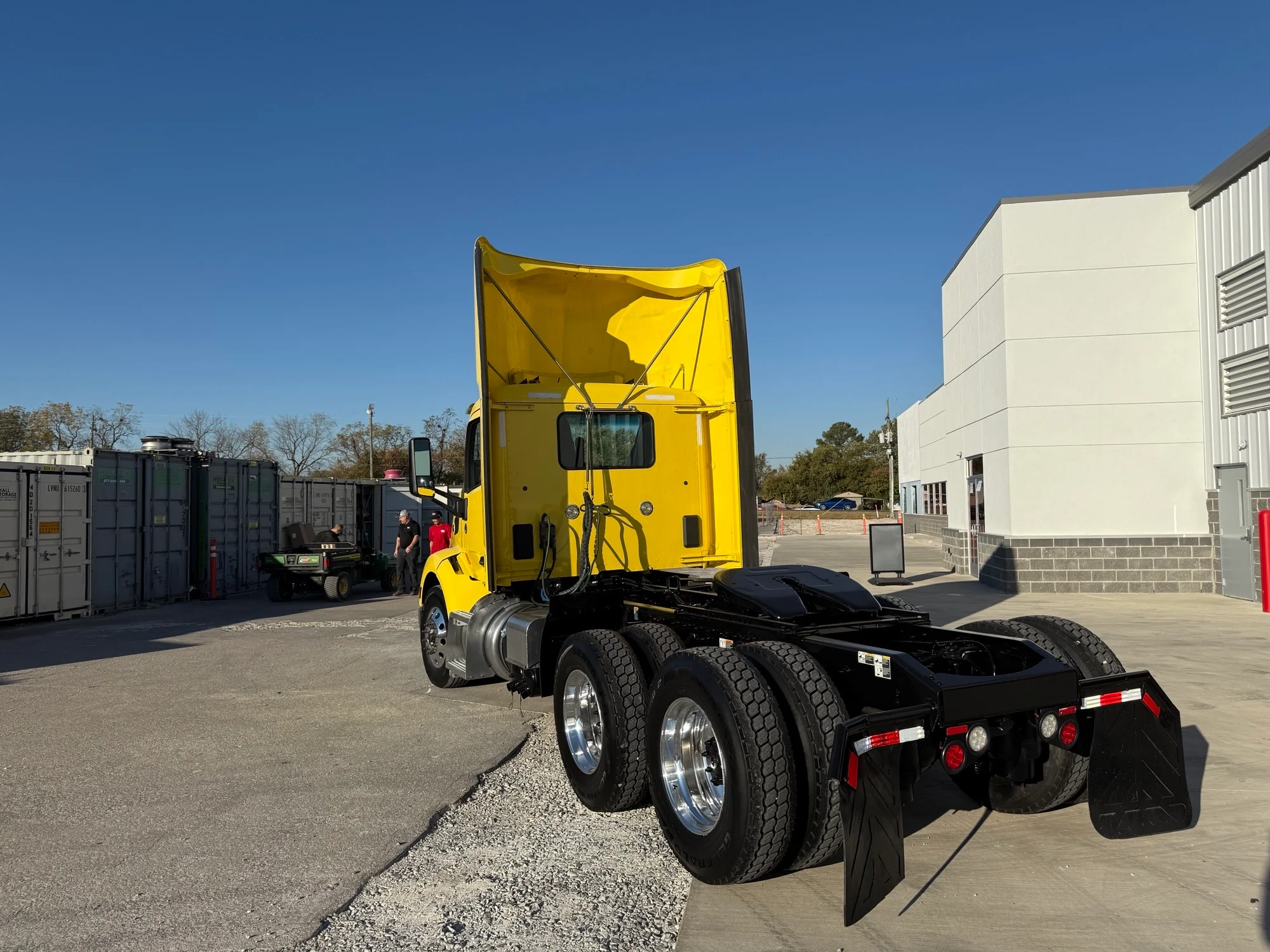 2021 Peterbilt 579 - image 3