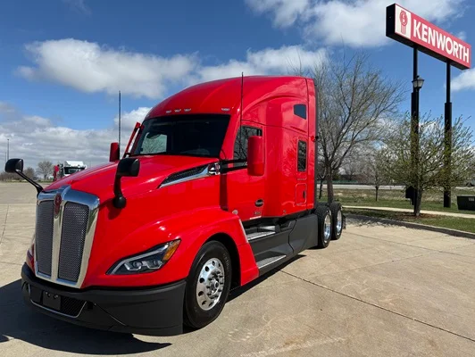 2024 Kenworth T680 in Cedar Rapids, IA