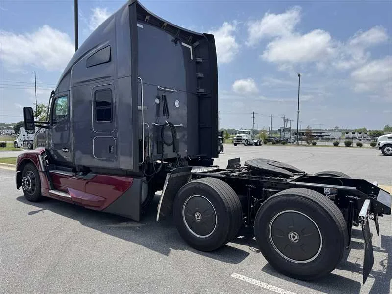 2025 Kenworth T680 in Little Rock, AR — photo 3