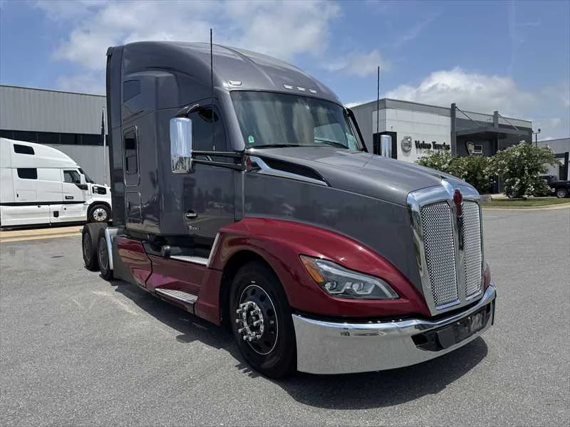 2025 Kenworth T680 in Little Rock, AR — photo 6