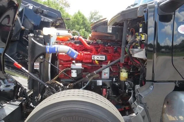 2025 Peterbilt 567 — photo 9