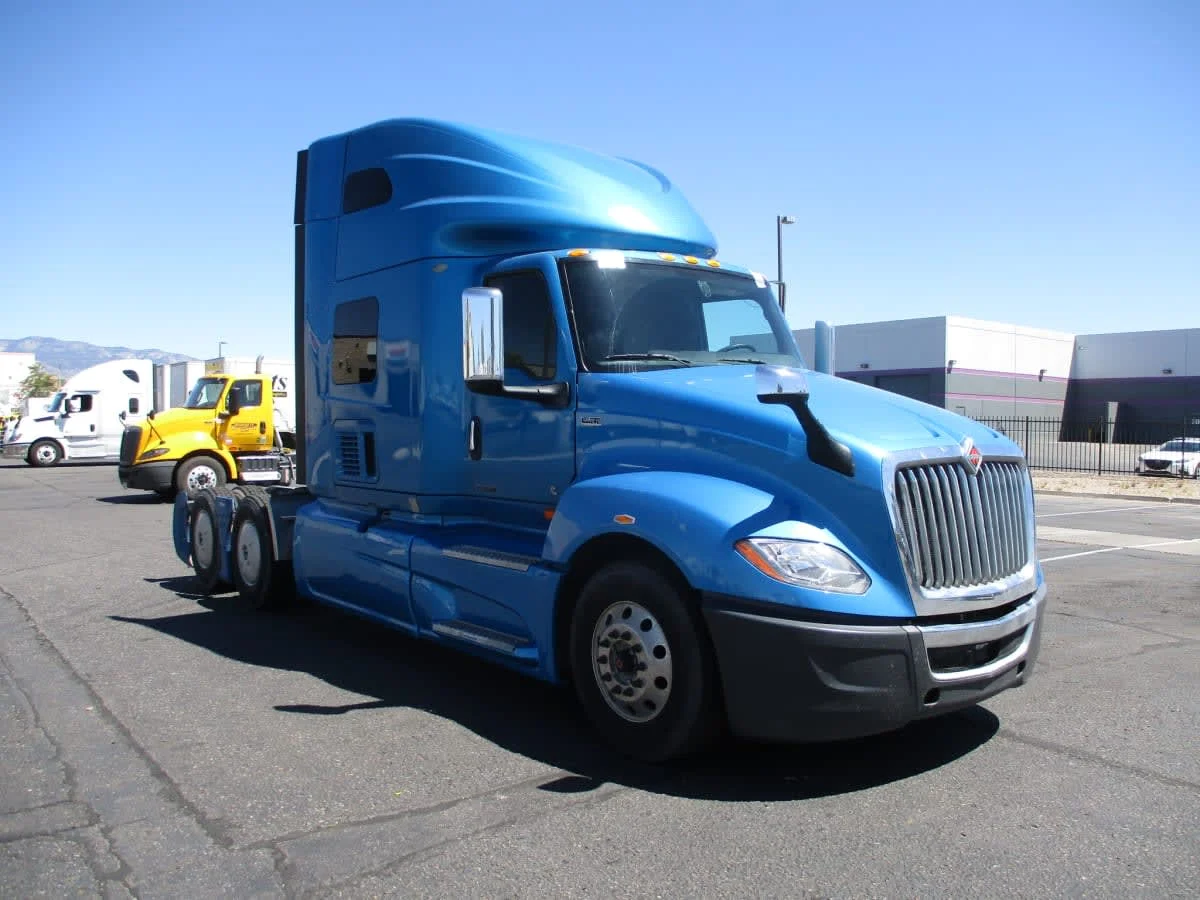 2021 International LT in Commerce City, CO — photo 3