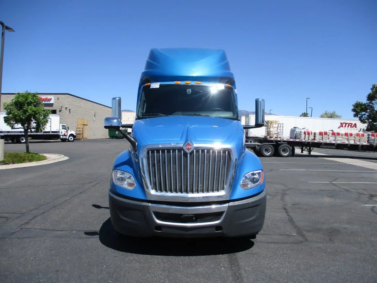 2021 International LT in Commerce City, CO — photo 2
